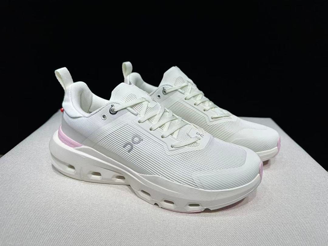 On Cloudpulse Next (Colorway 6)