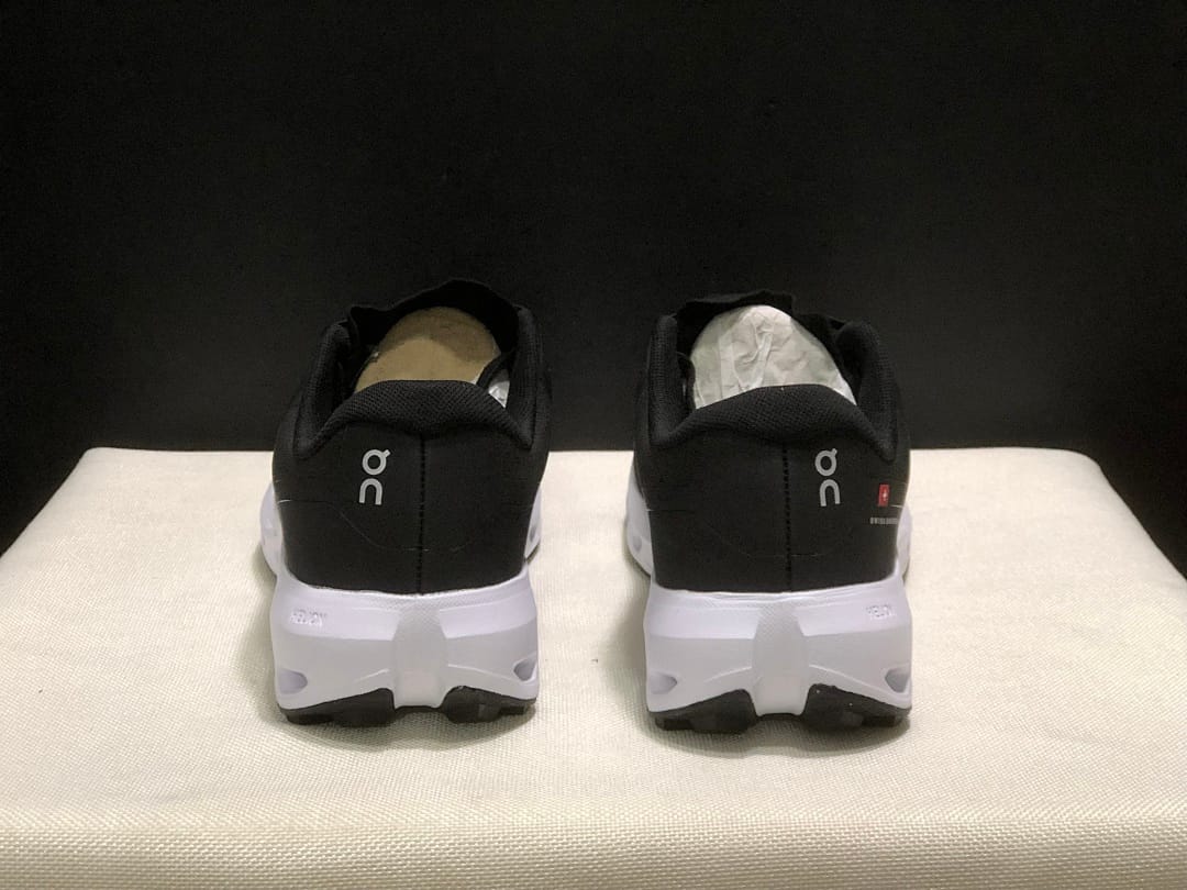 On Cloudvista 3 (Colorway 2)