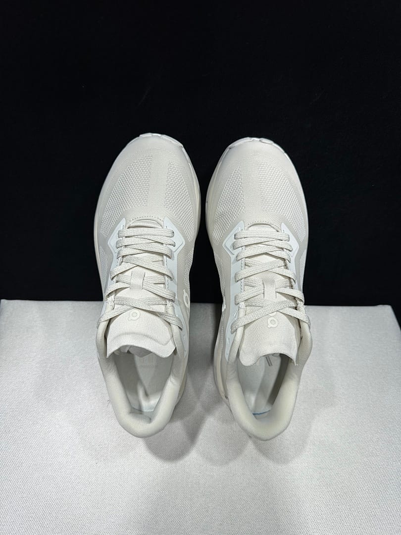 On Cloudzone × KITH 'Off White'