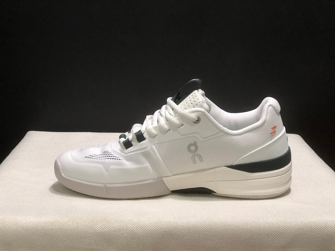 On The Roger Pro (Colorway 2)
