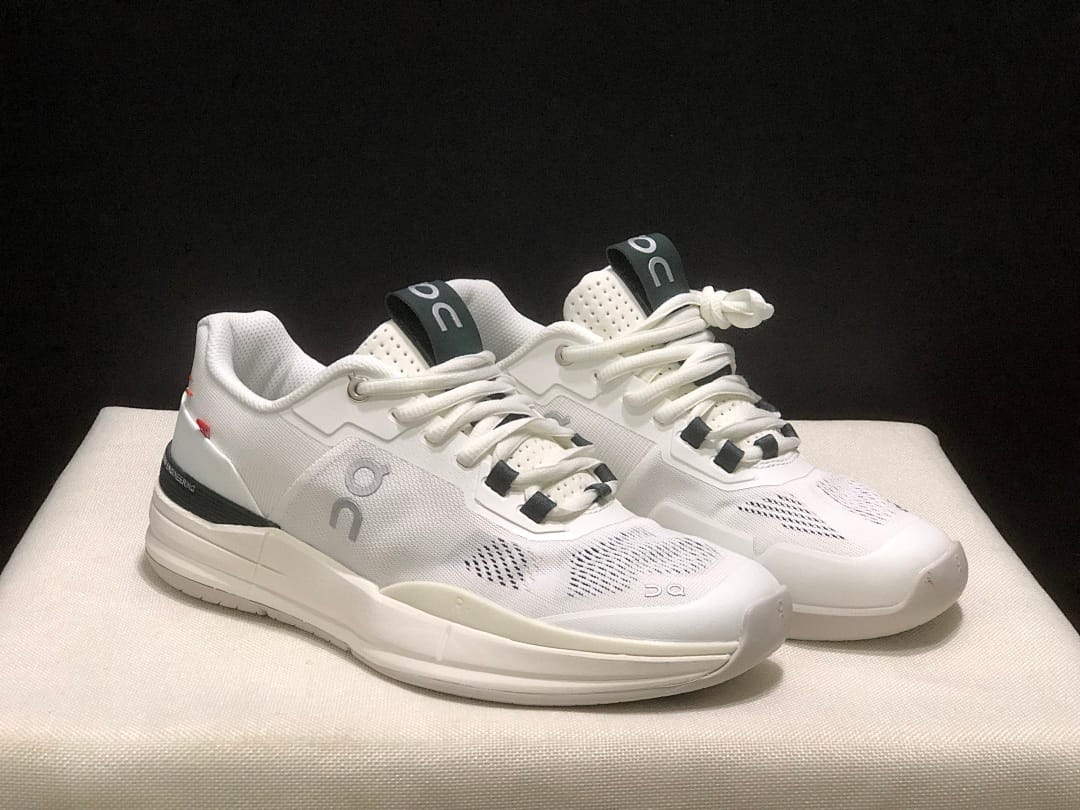 On The Roger Pro (Colorway 2)