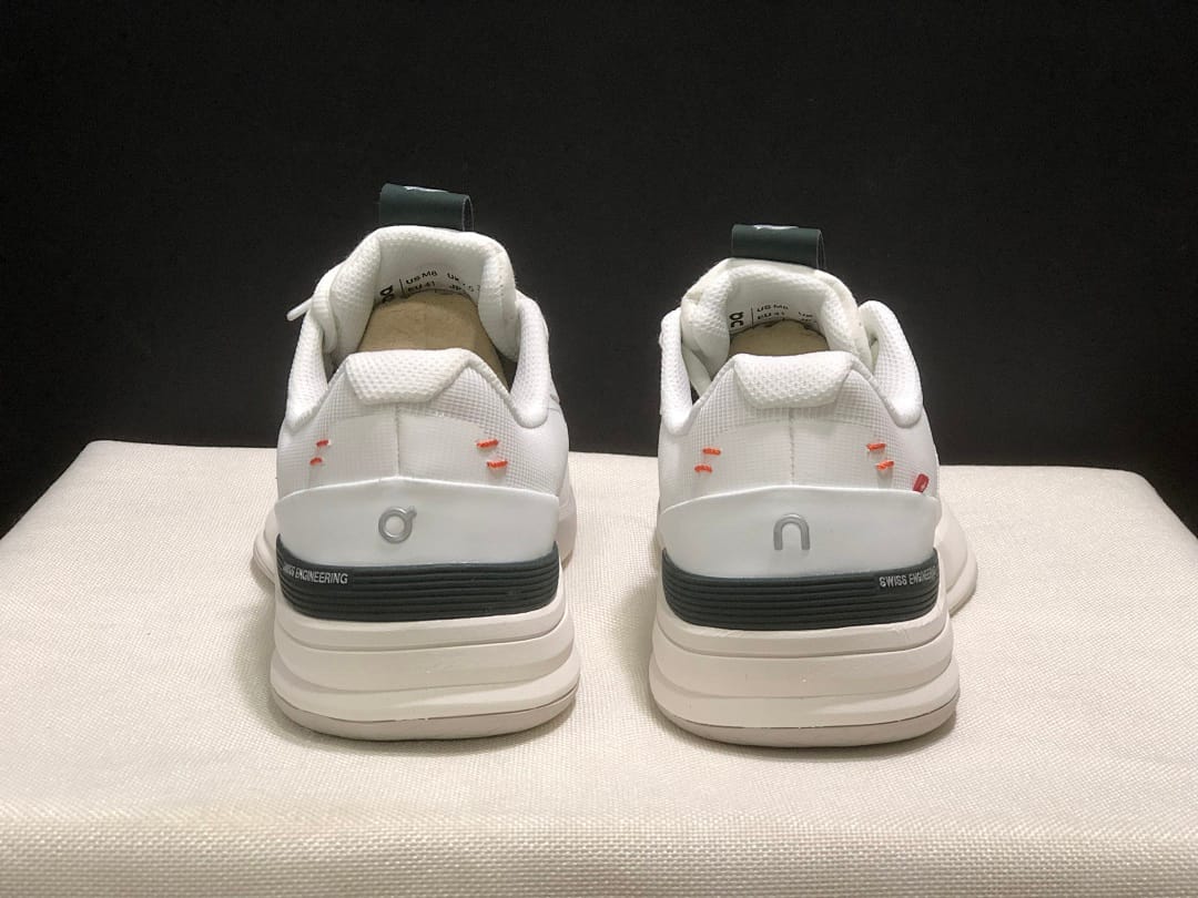 On The Roger Pro (Colorway 2)