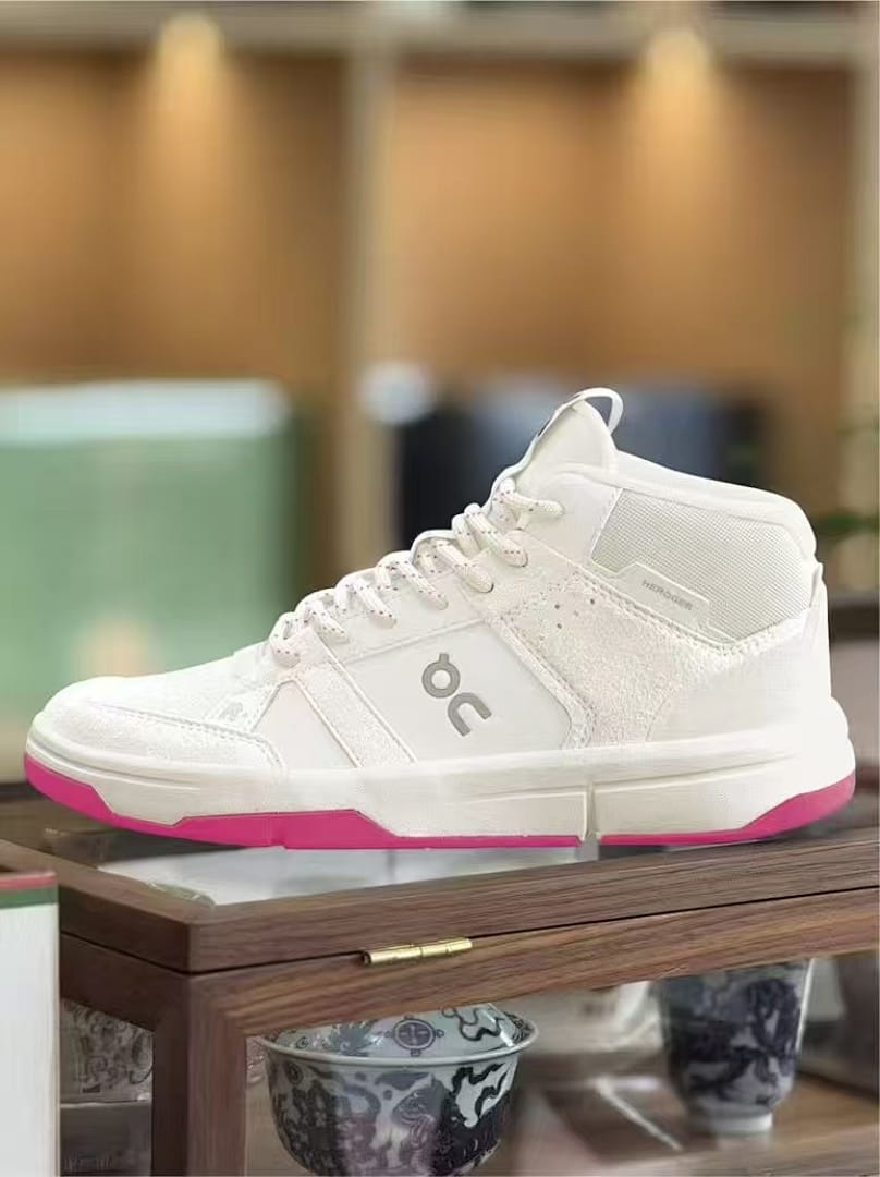 On THE ROGER Clubhouse 3 (Colorway 3)