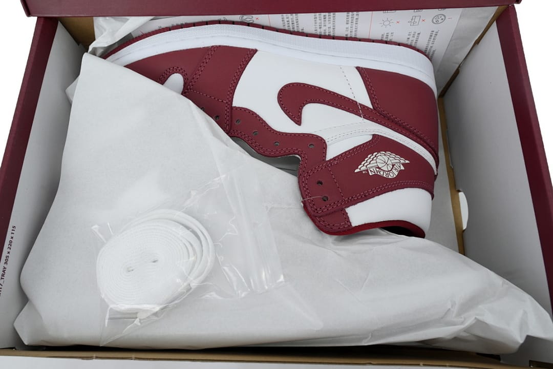 Air Jordan 1 Retro High OG Artisanal Red