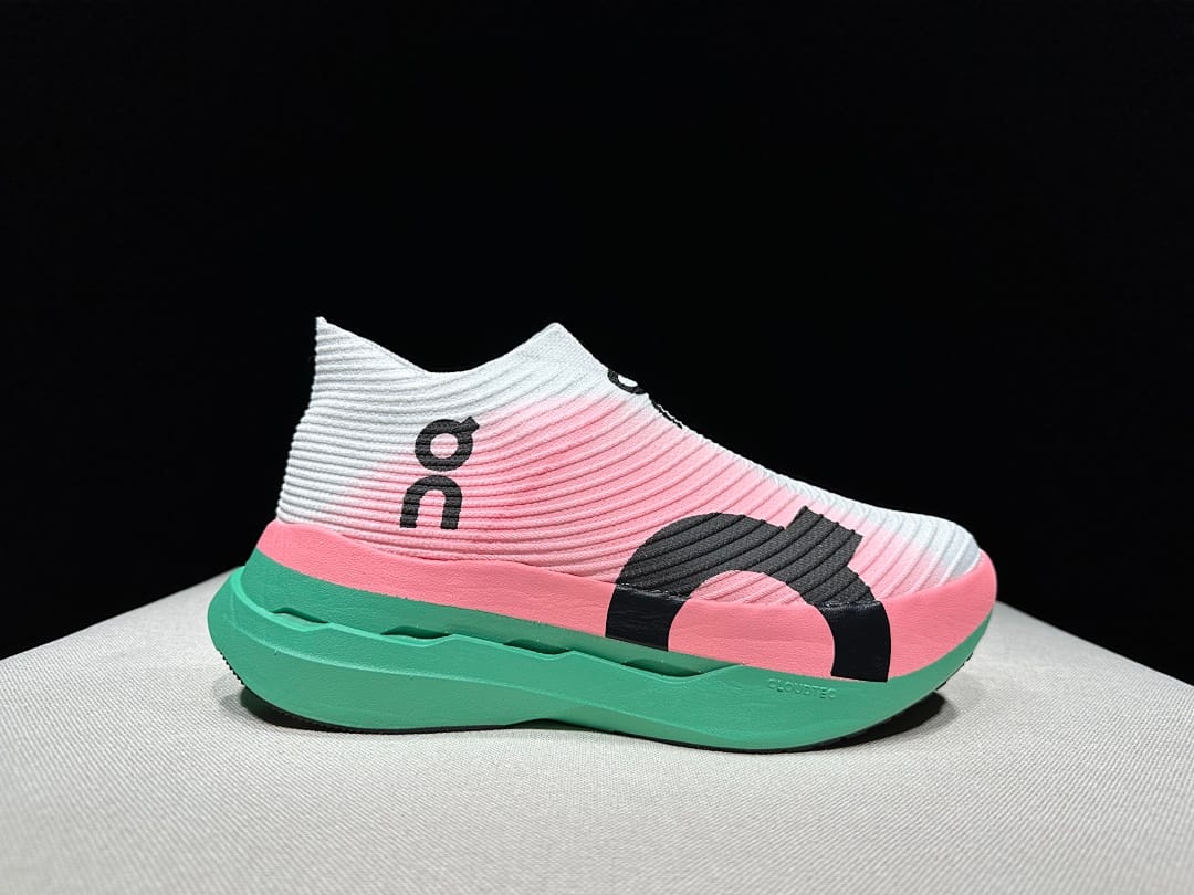 On Cloudboom Strike LS (Colorway 9)