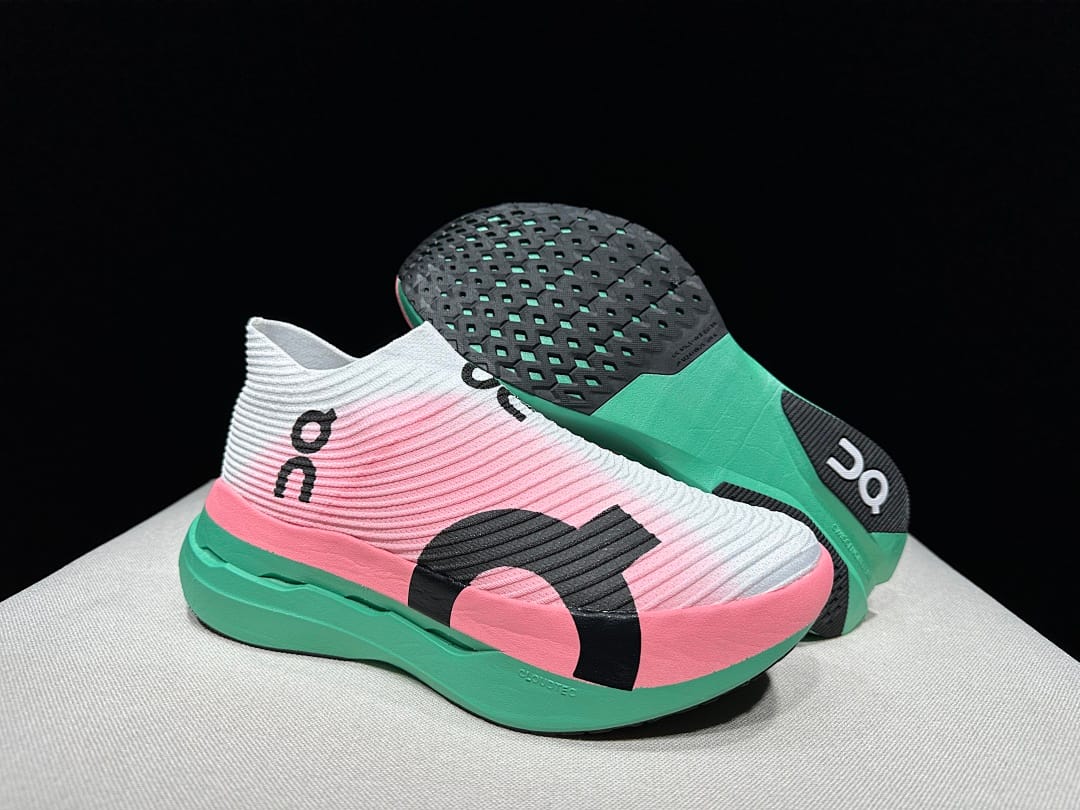 On Cloudboom Strike LS (Colorway 9)