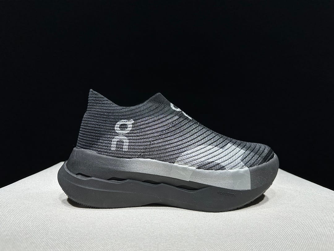 On Cloudboom Strike LS (Colorway 7)