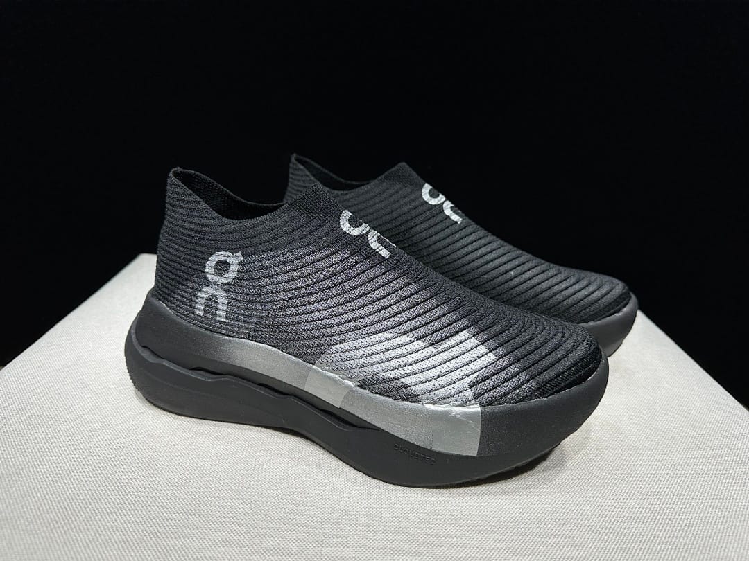 On Cloudboom Strike LS (Colorway 7)