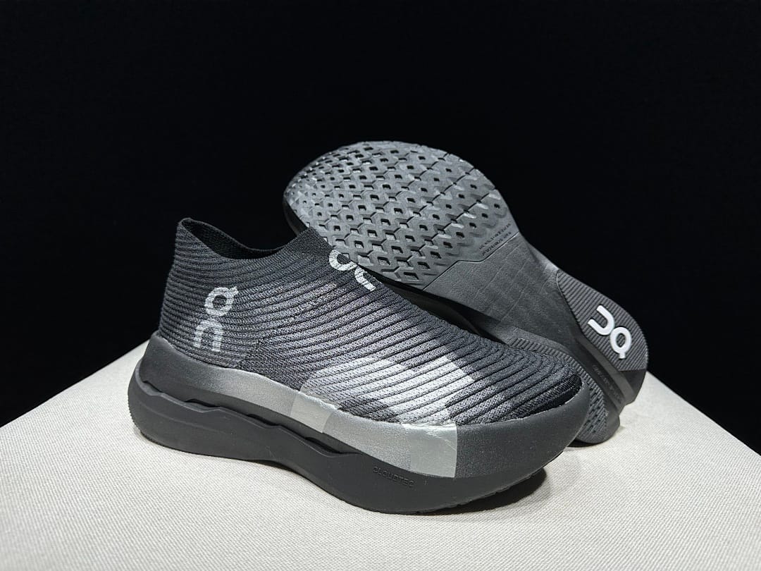 On Cloudboom Strike LS (Colorway 7)