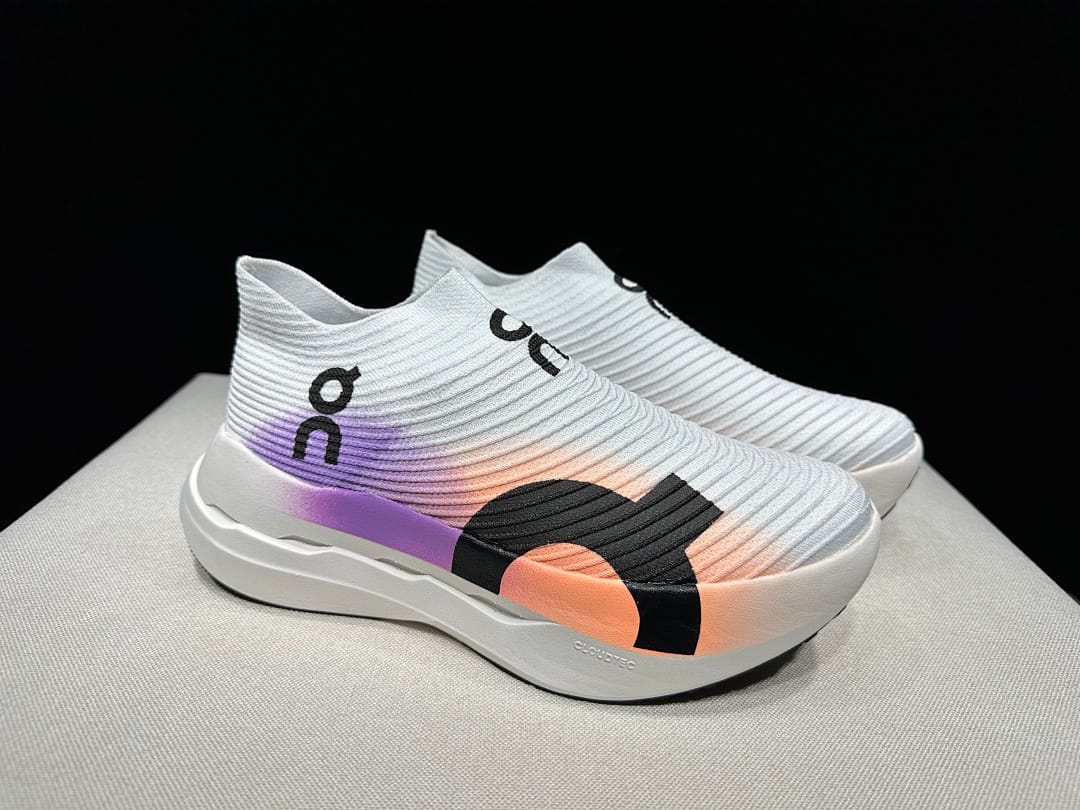 On Cloudboom Strike LS (Colorway 6)