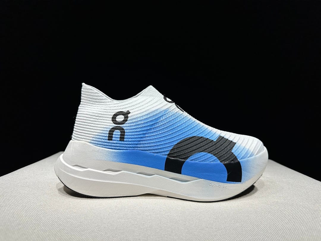 On Cloudboom Strike LS (Colorway 4)