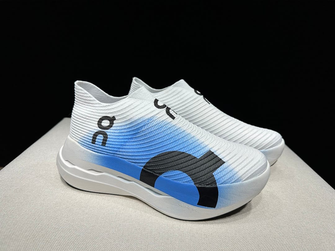 On Cloudboom Strike LS (Colorway 4)