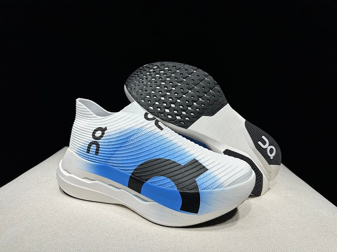 On Cloudboom Strike LS (Colorway 4)
