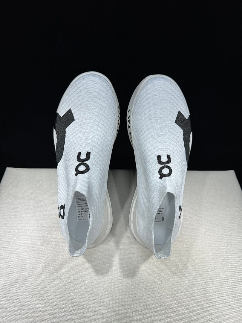On Cloudboom Strike LS (Colorway 3)