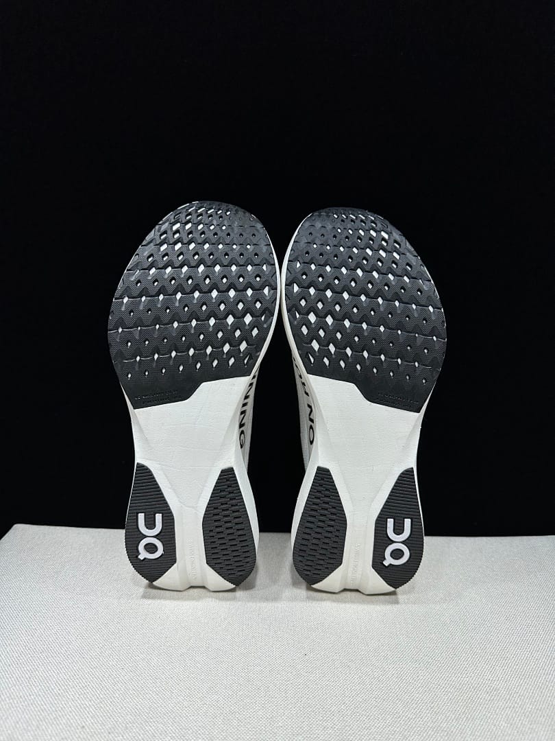 On Cloudboom Strike LS (Colorway 3)