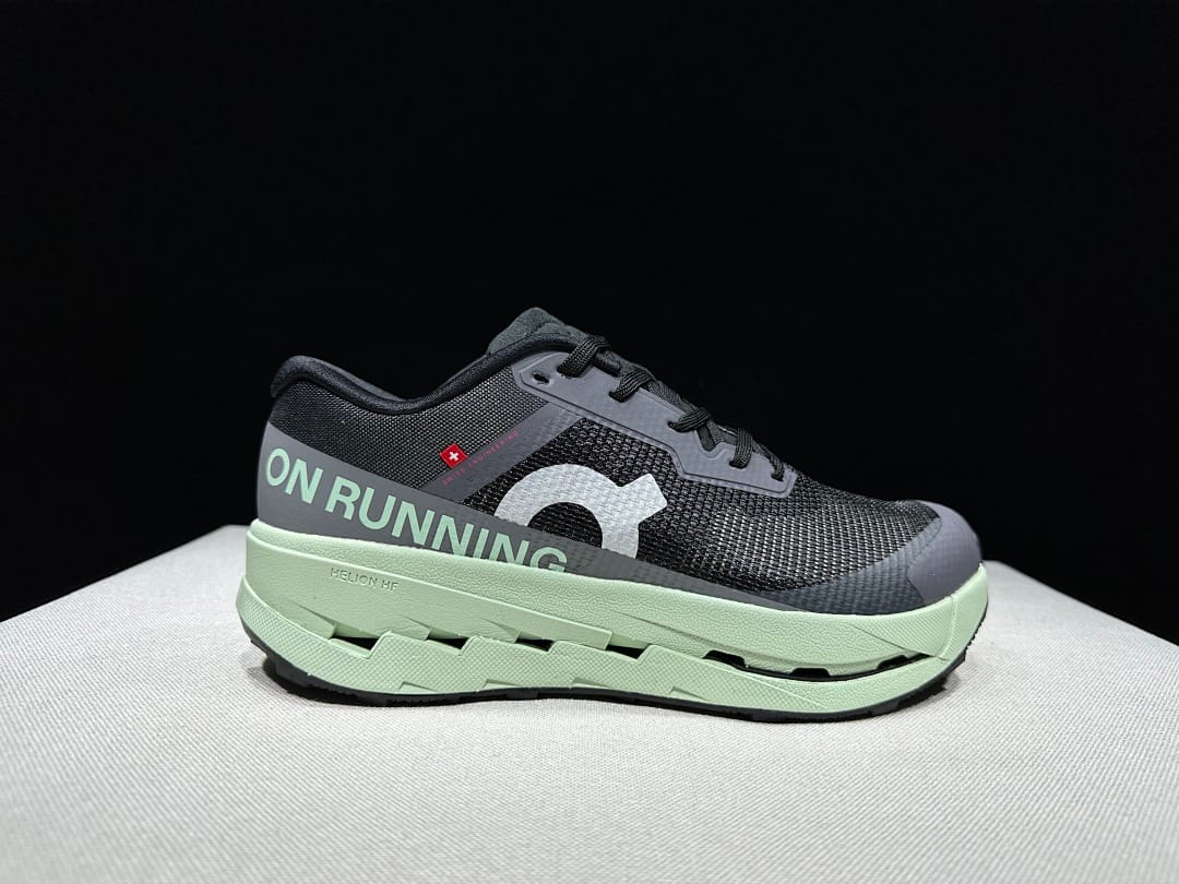 On Cloudultra 3 (Colorway 7)