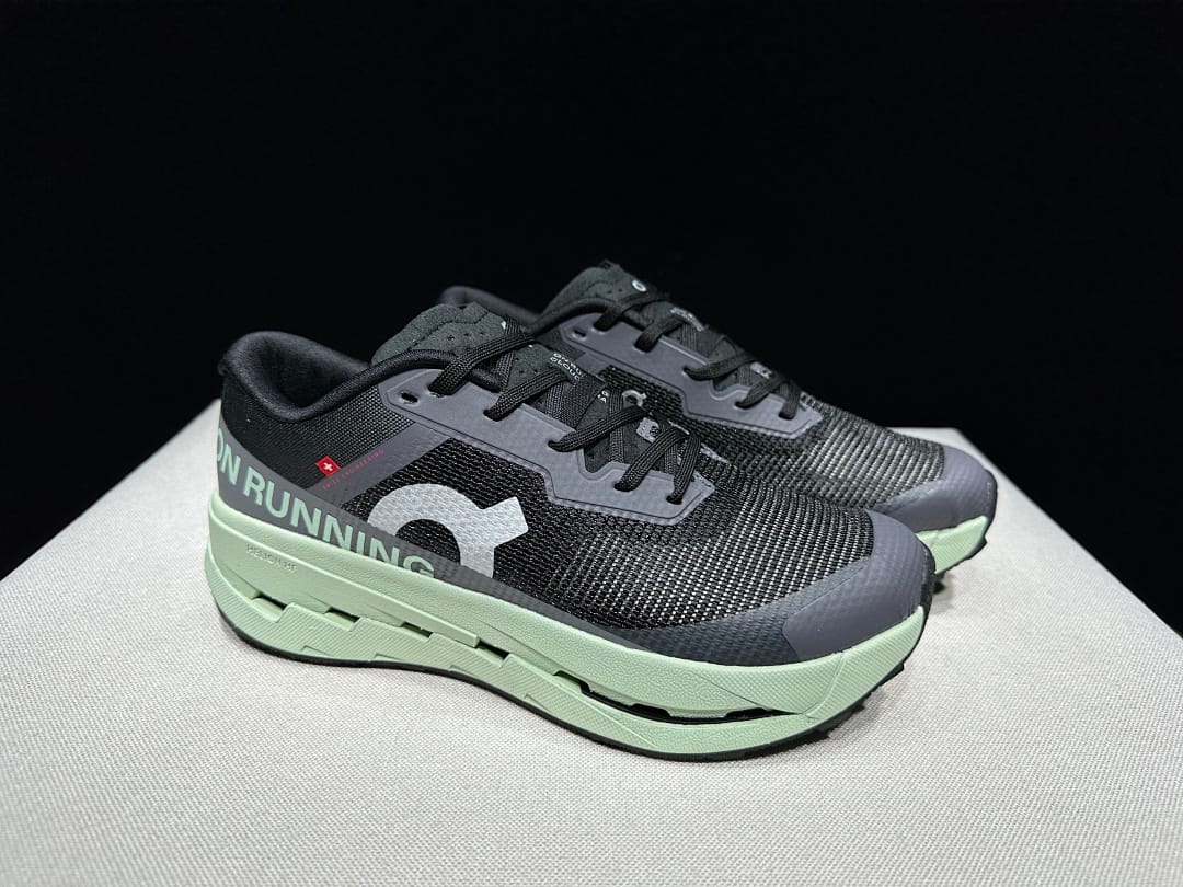 On Cloudultra 3 (Colorway 7)