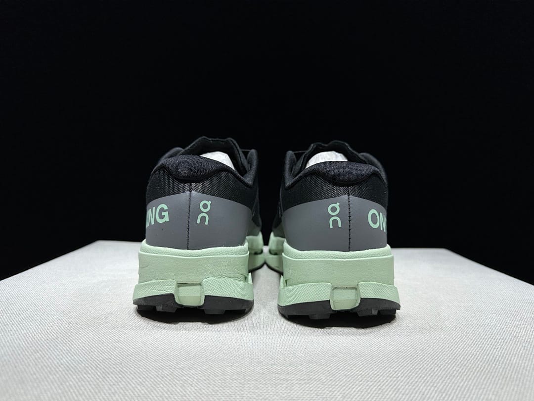 On Cloudultra 3 (Colorway 7)