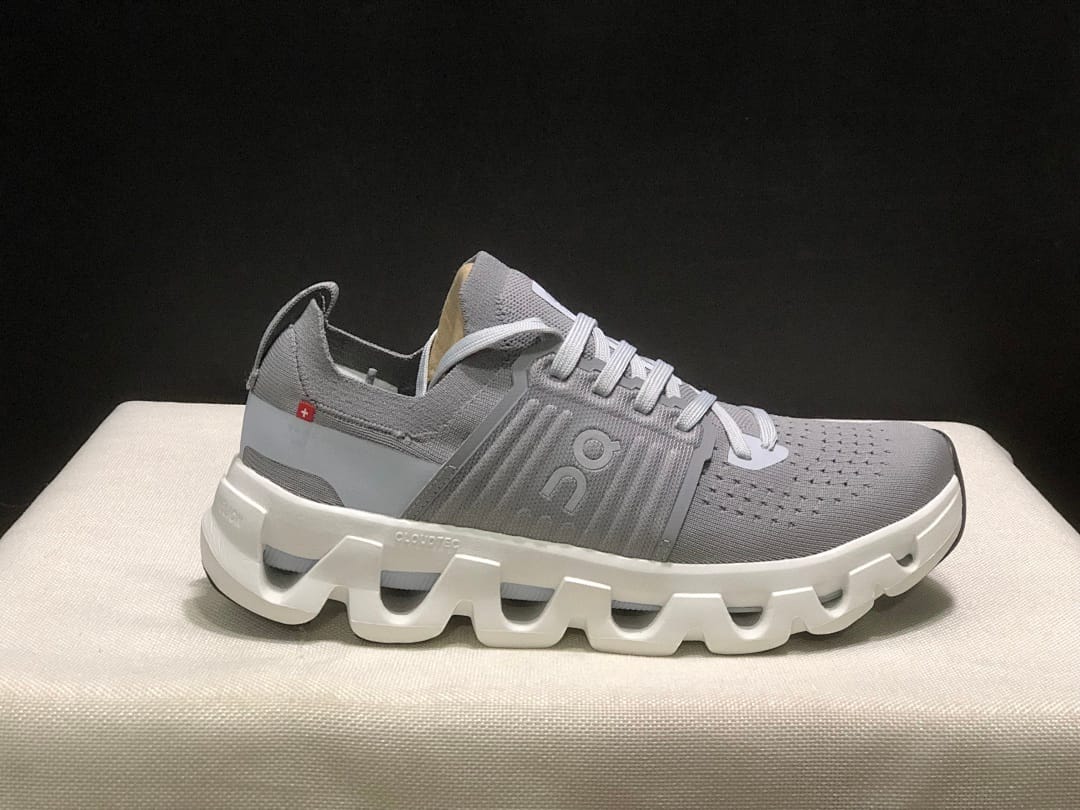 On Cloudswift 4 (Colorway 9)