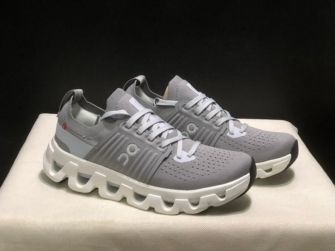 On Cloudswift 4 (Colorway 9)