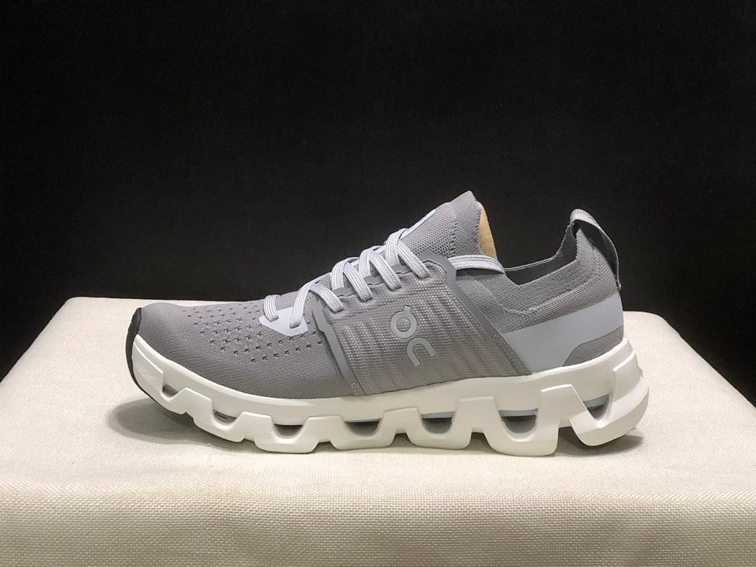On Cloudswift 4 (Colorway 9)