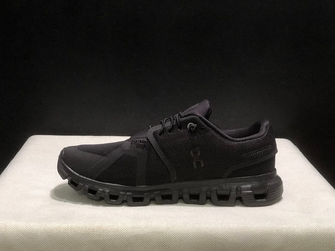 On Cloud 6 (Colorway 6)