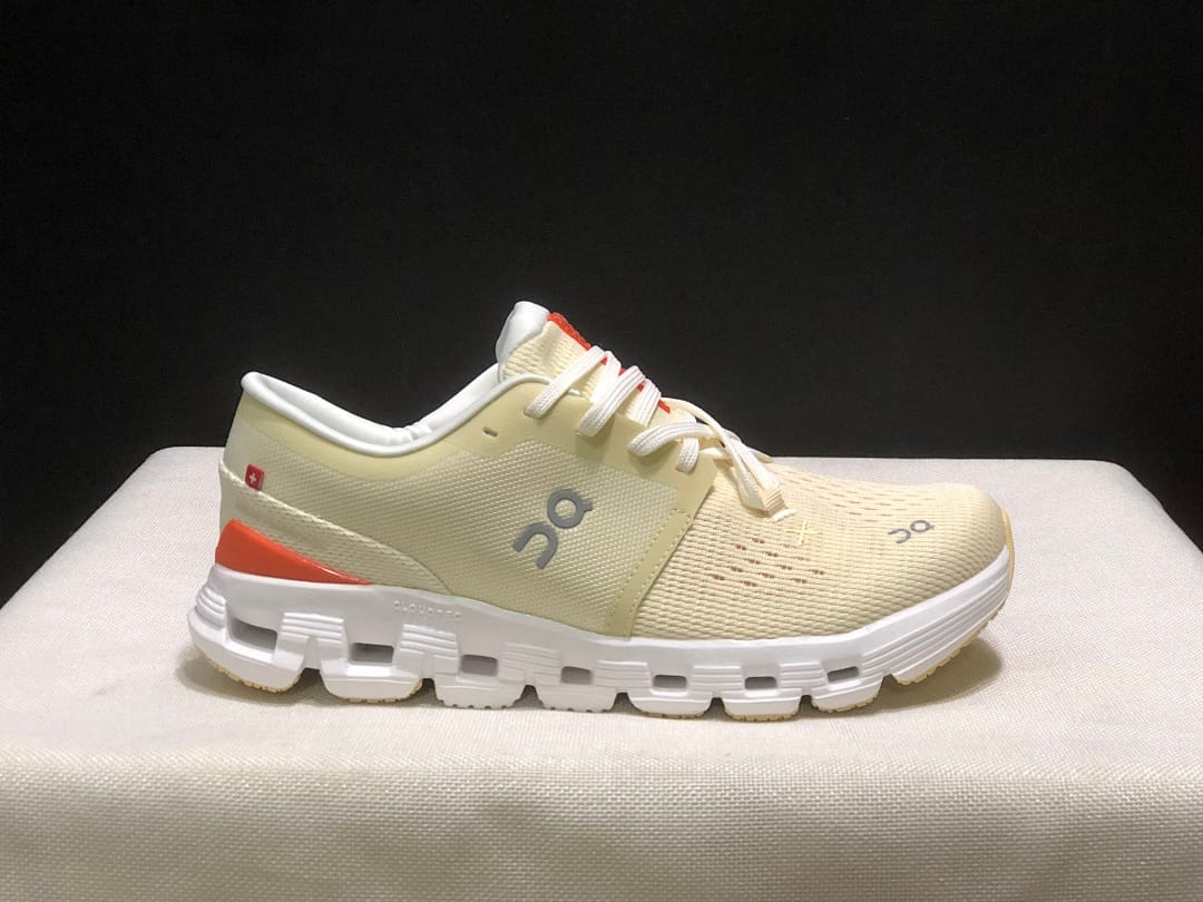 On Cloud X4 (Colorway 5)