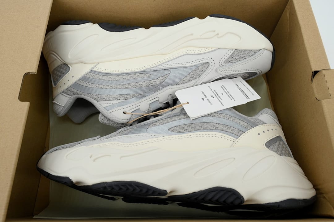 Yeezy Boost 700 V2 LW Static
