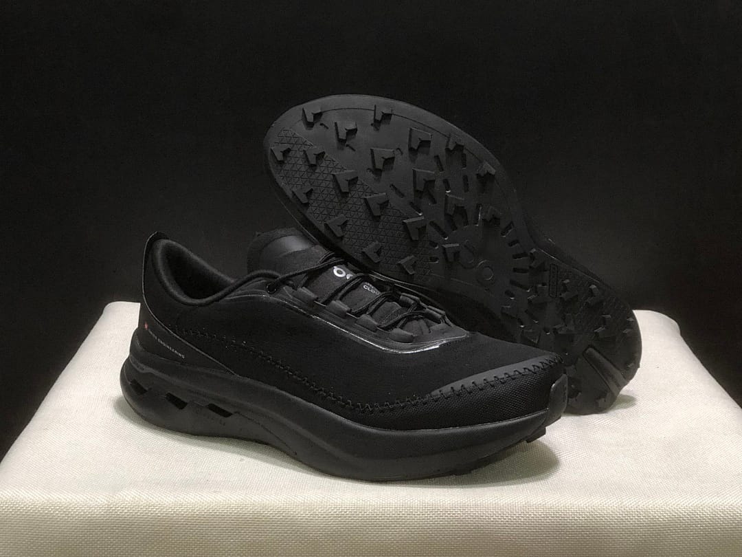 On Cloudsurfr Max 2 (Colorway 5)