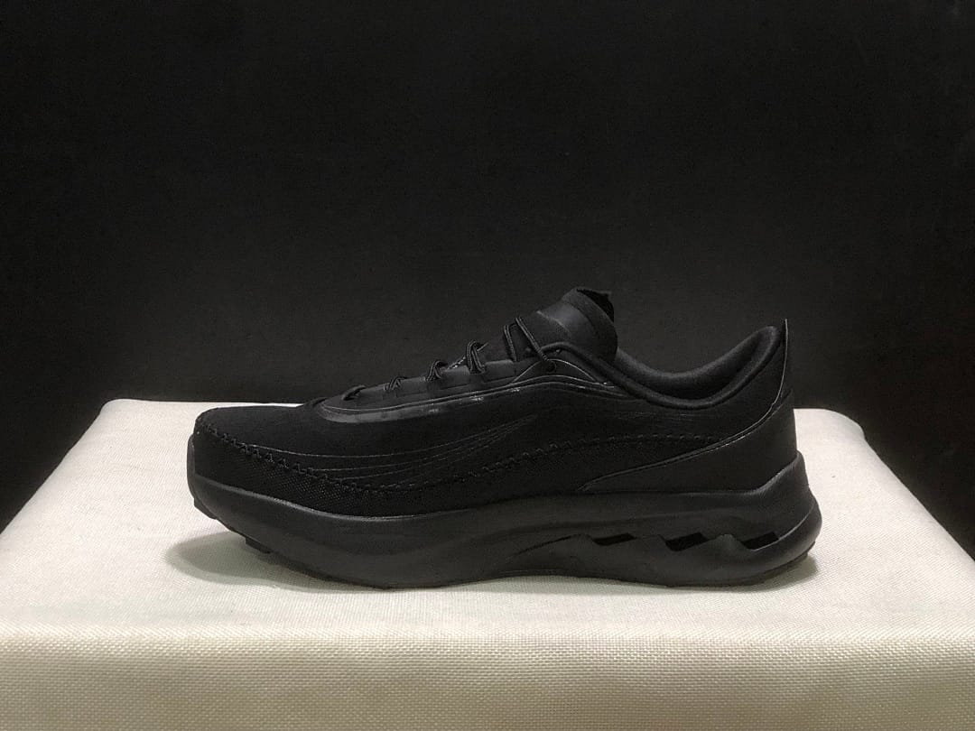 On Cloudsurfr Max 2 (Colorway 5)