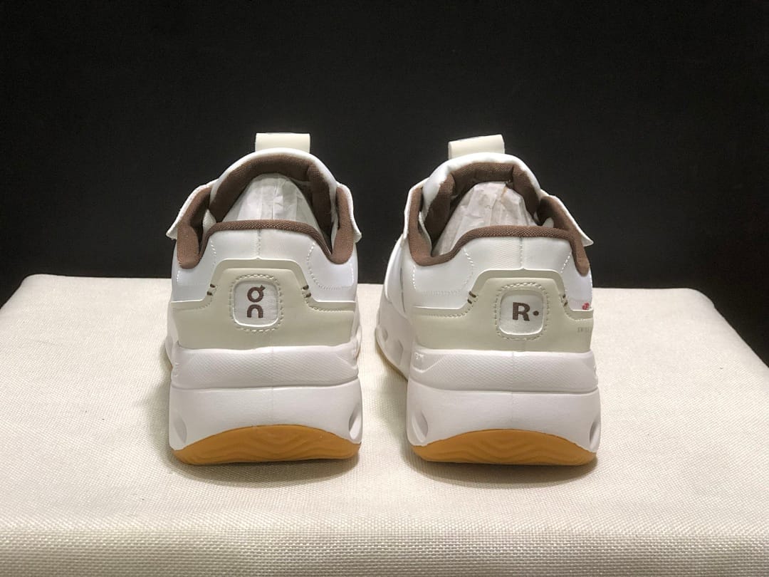 On THE ROGER Pro 3 (Colorway 4)