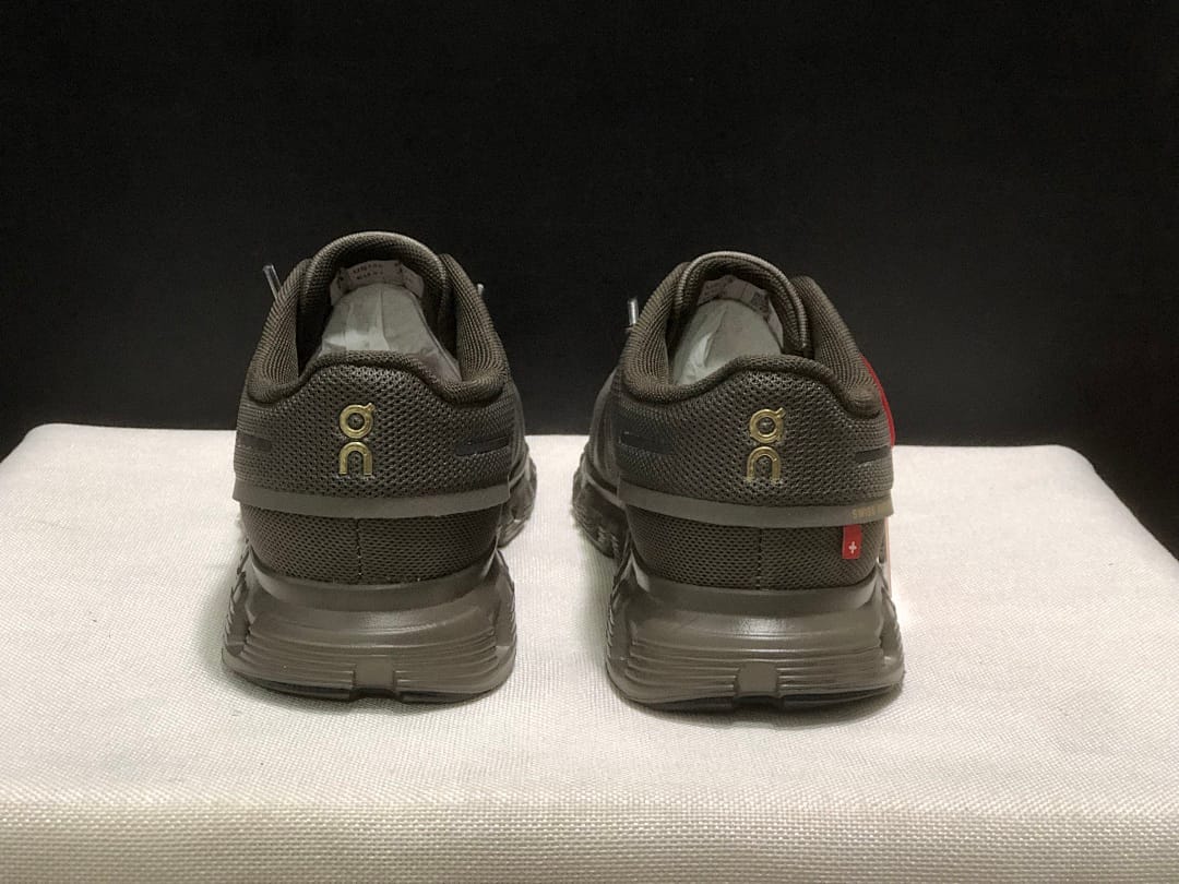 On Cloud 6 (Colorway 3)