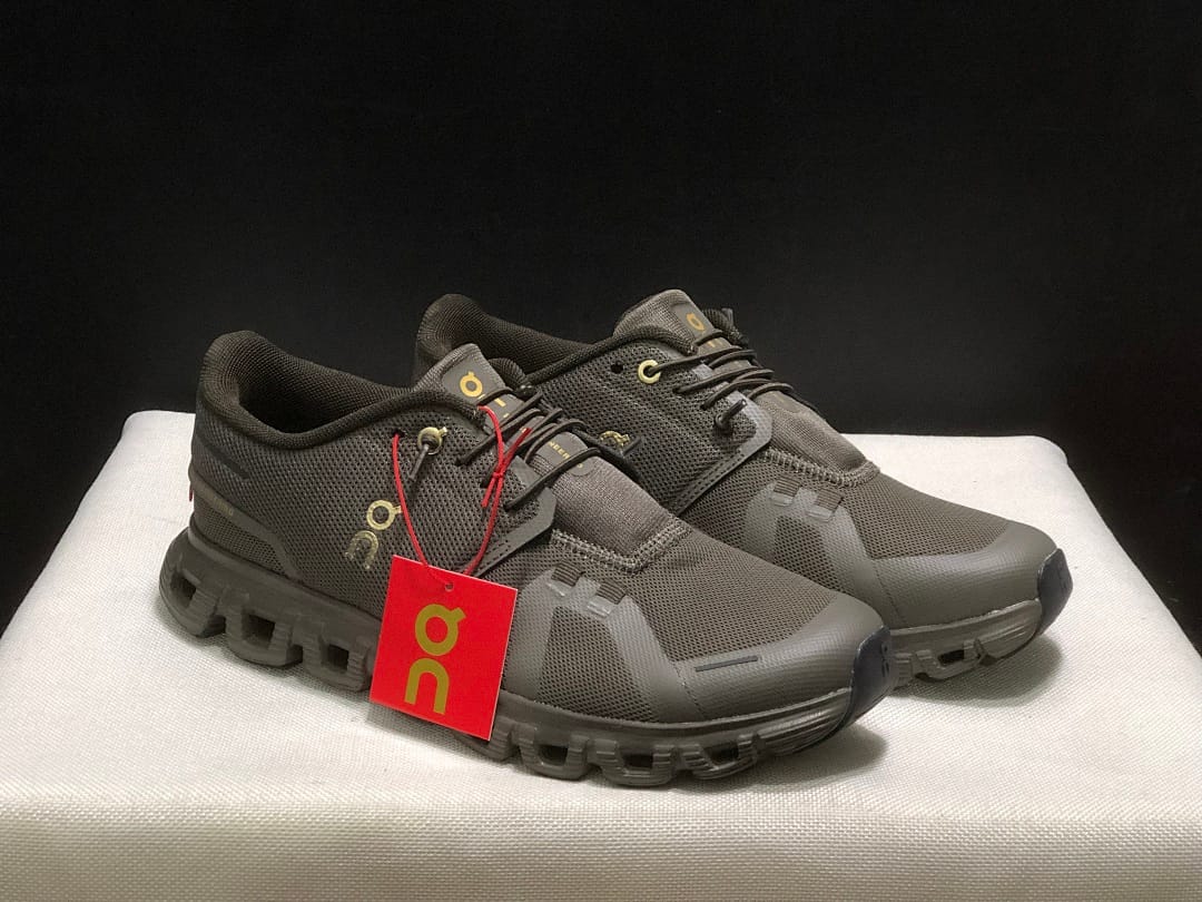 On Cloud 6 (Colorway 3)