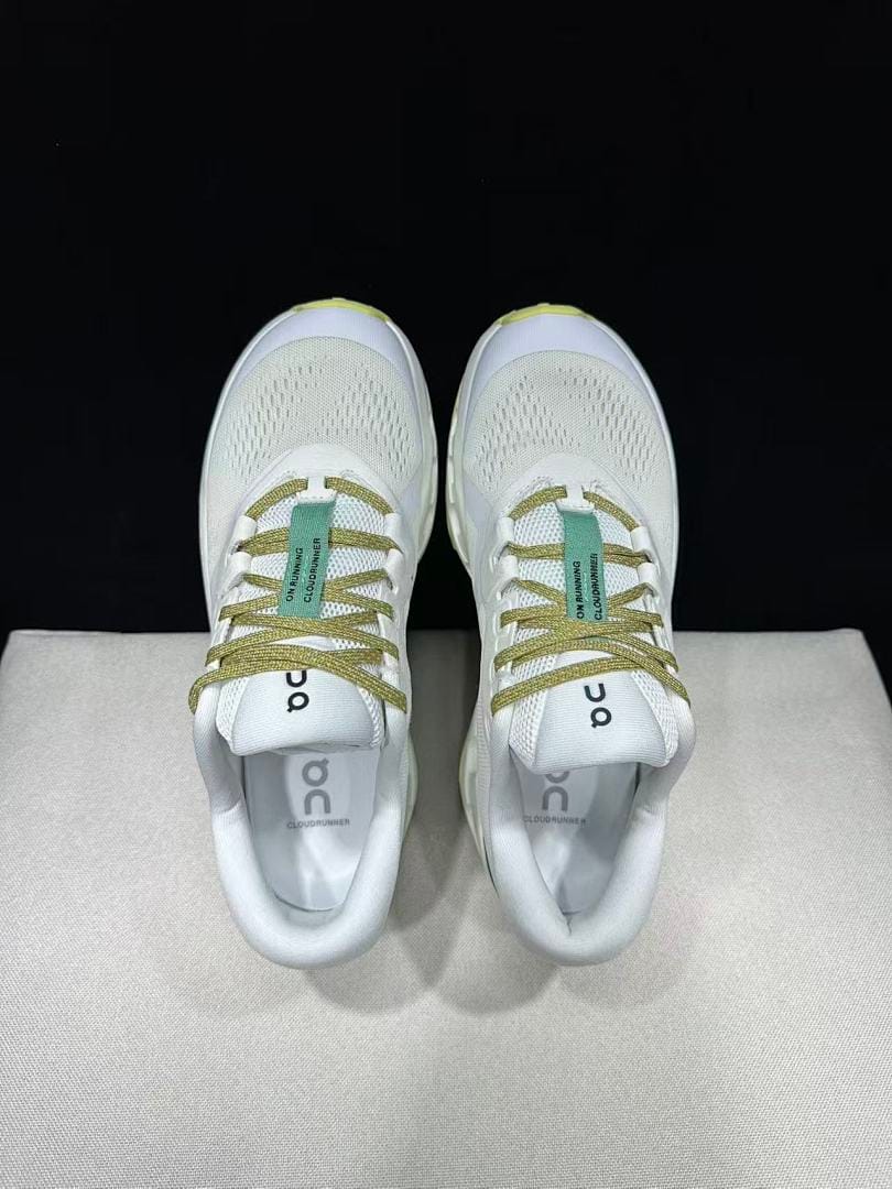 On Cloudrunner 3 (Colorway 9)