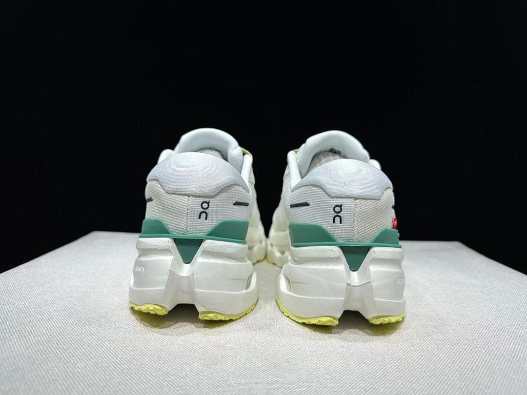 On Cloudrunner 3 (Colorway 9)