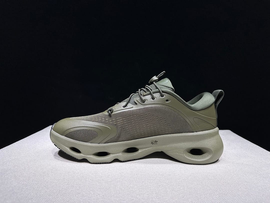 On × LOEWE Cloudventure 3.0
