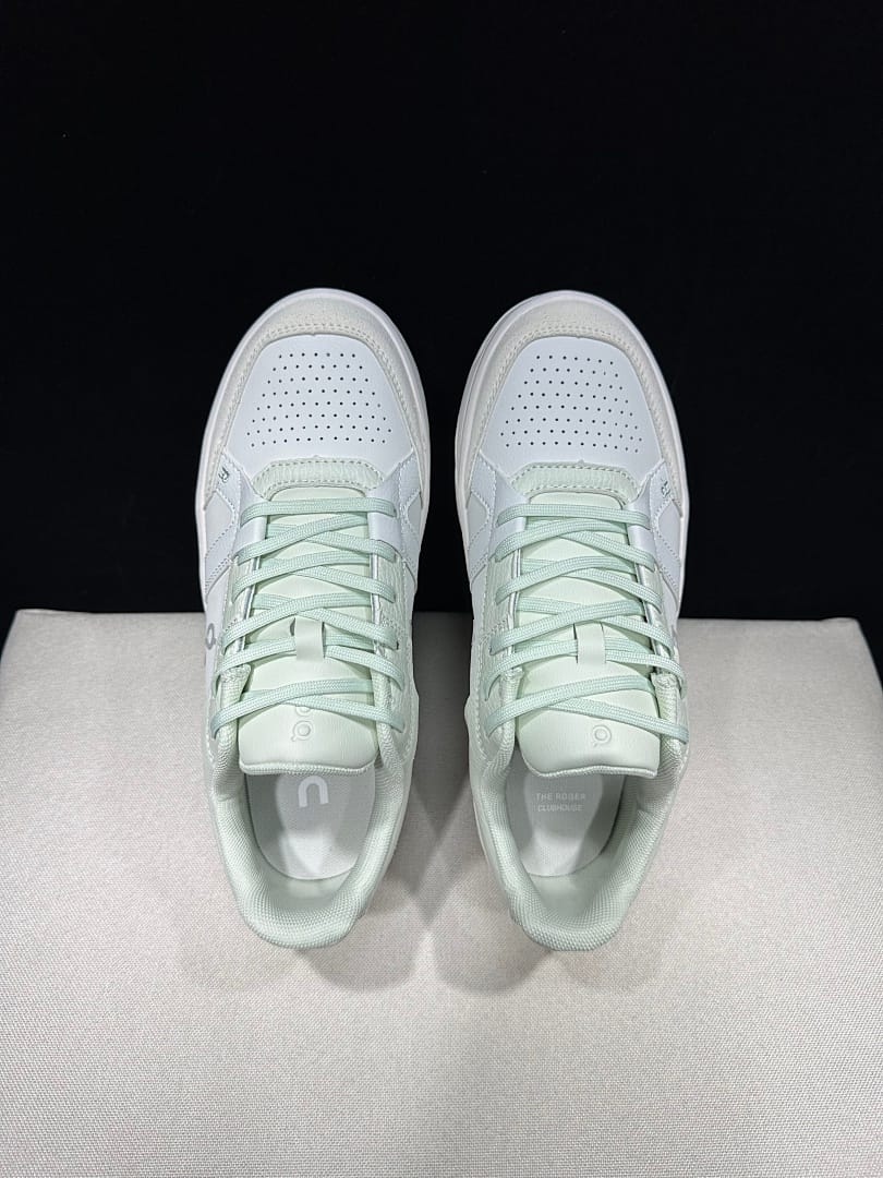 On THE ROGER Clubhouse 3 V2 (Colorway 3)