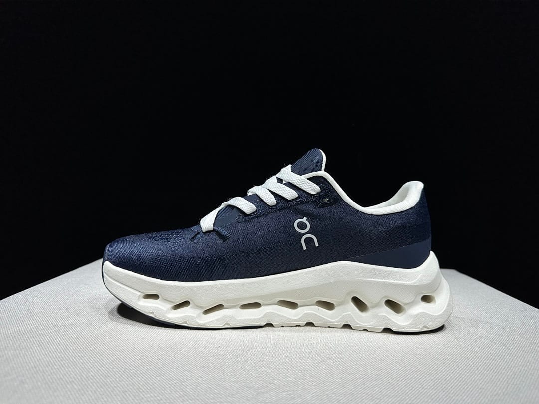 On Cloudtilt Spring 'Navy'