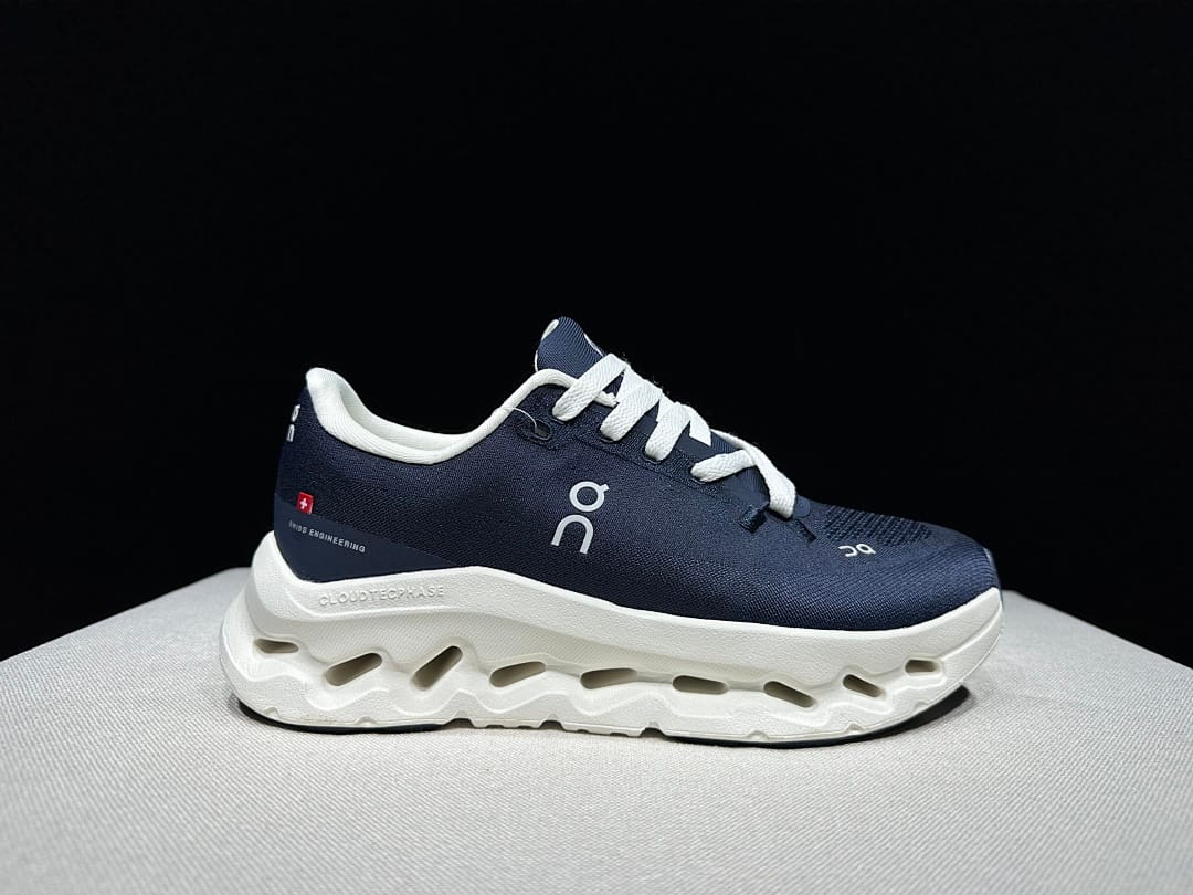 On Cloudtilt Spring 'Navy'