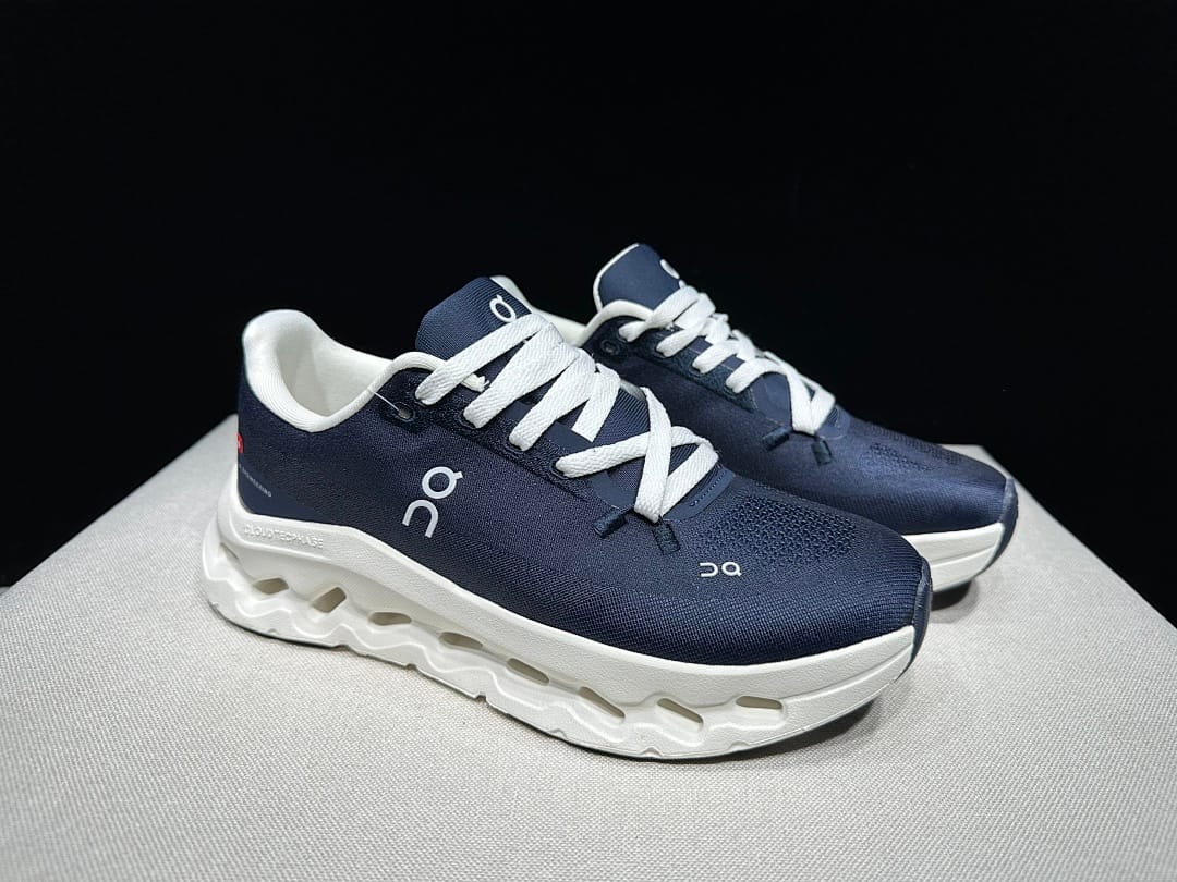 On Cloudtilt Spring 'Navy'