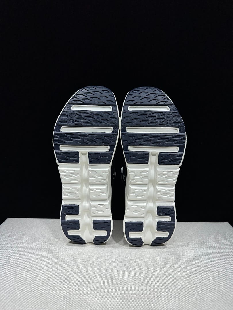 On Cloudtilt Spring 'Navy'