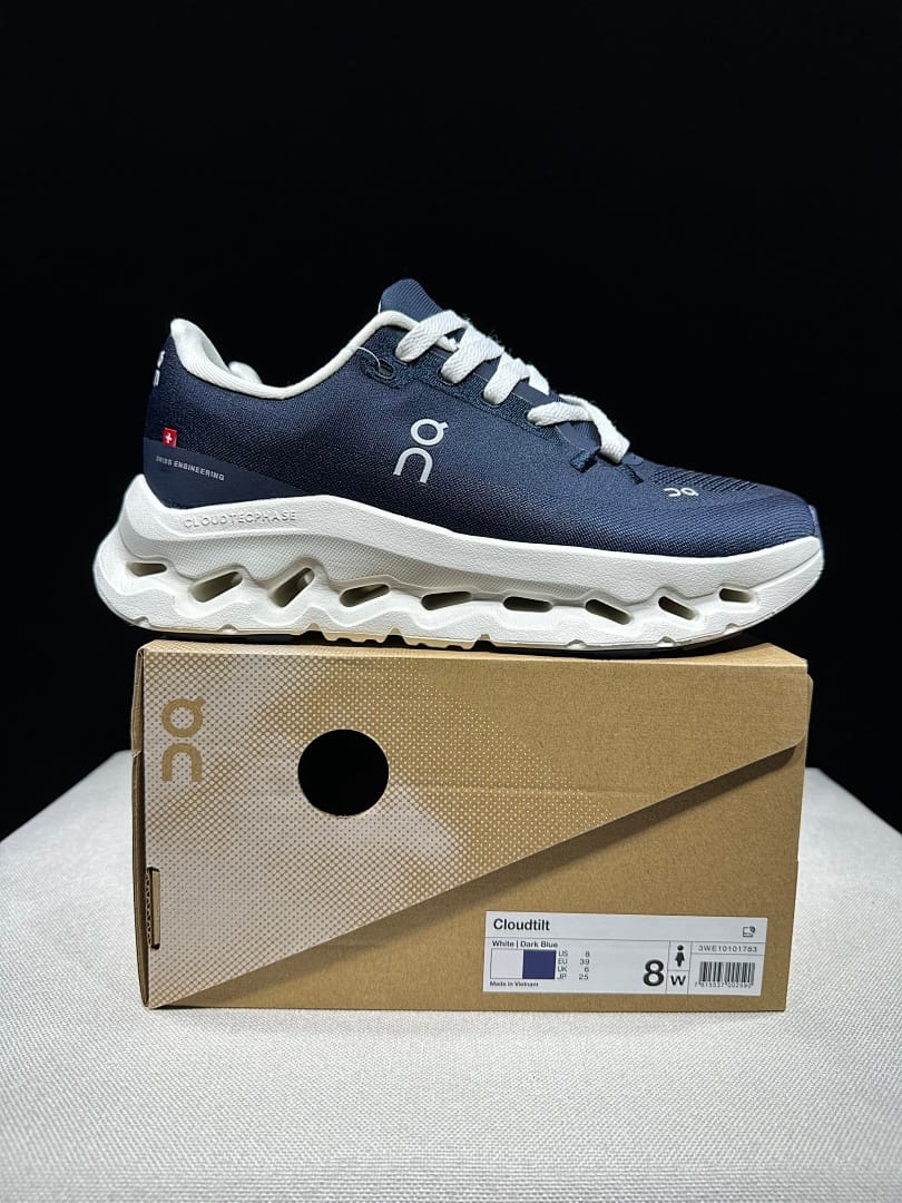On Cloudtilt Spring 'Navy'