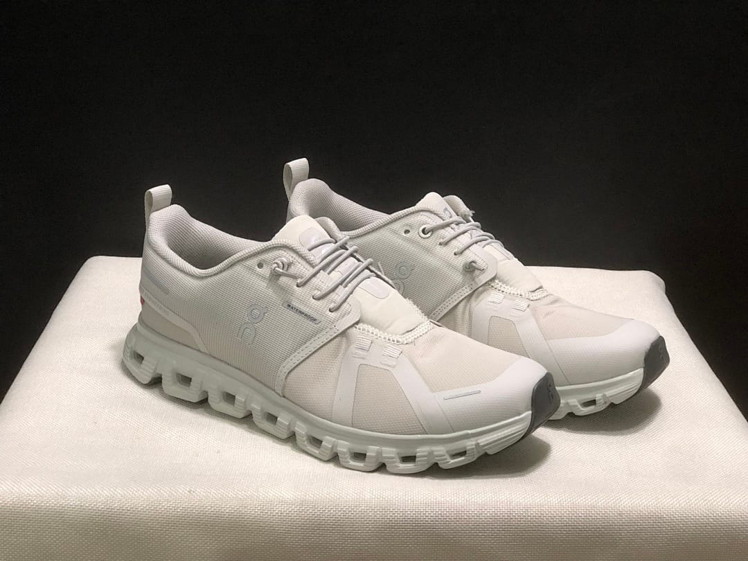 On Cloud 6 (Colorway 2)