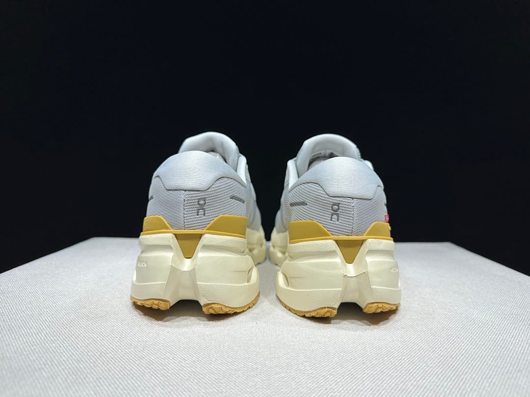 On Cloudrunner 3 (Colorway 6)