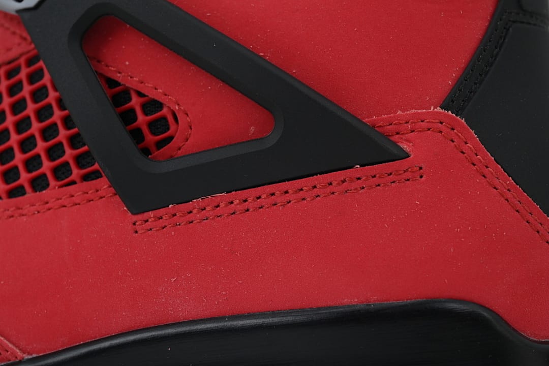 Air Jordan 4 Retro Toro Bravo (Colorway 3)