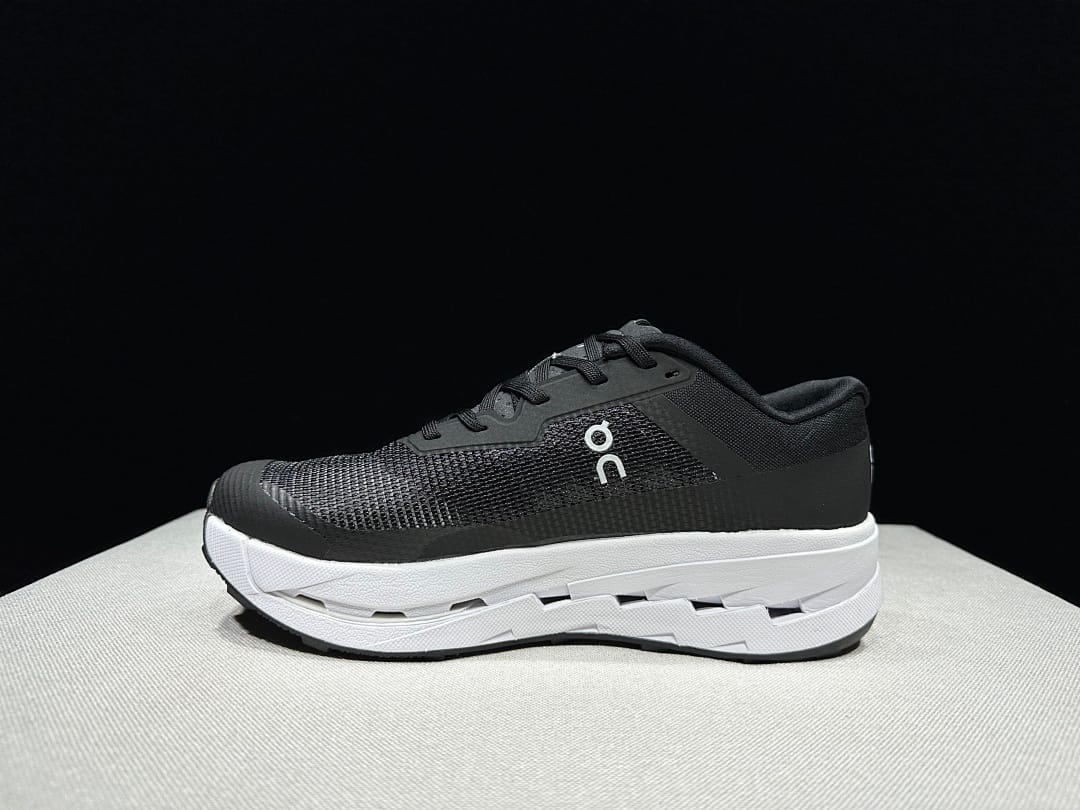 On Cloudultra 3 (Colorway 5)