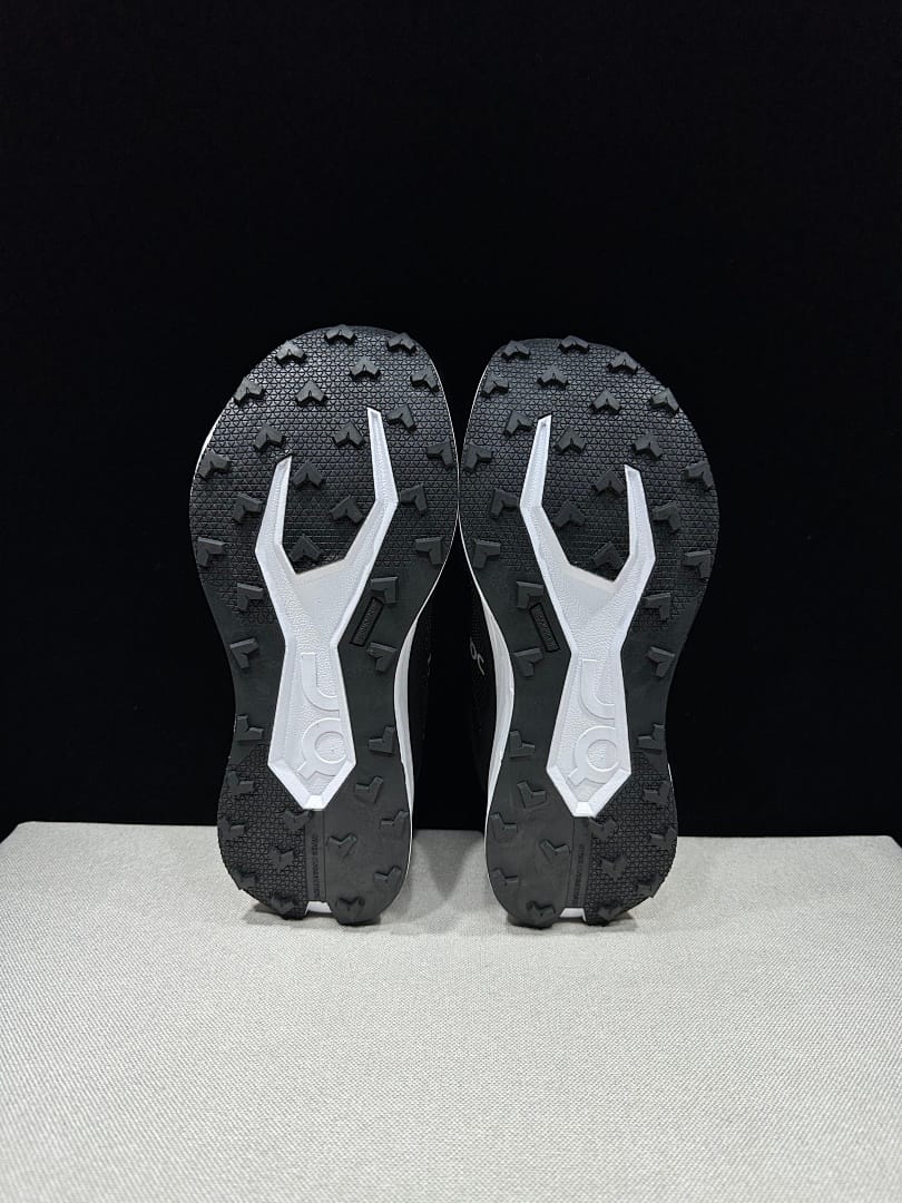 On Cloudultra 3 (Colorway 5)