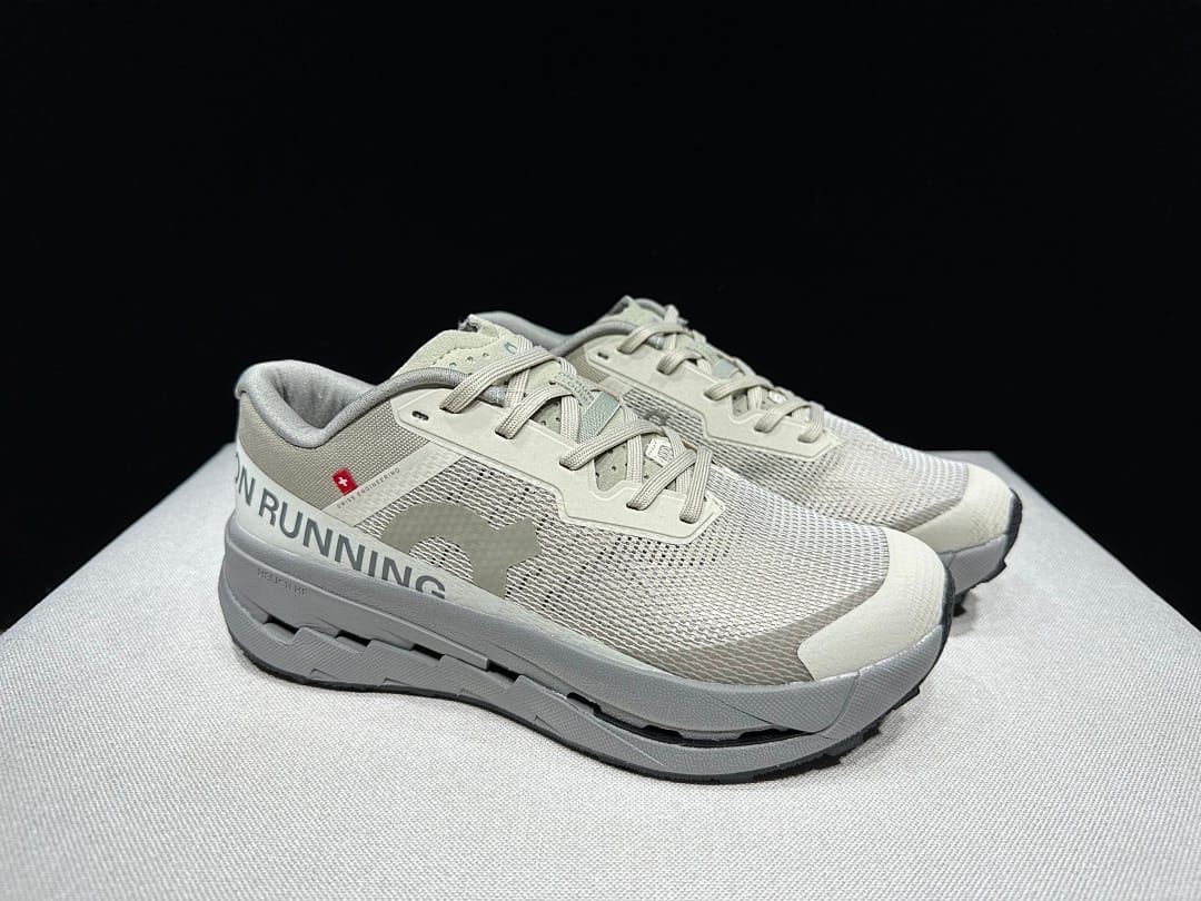 On Cloudultra 3 (Colorway 3)