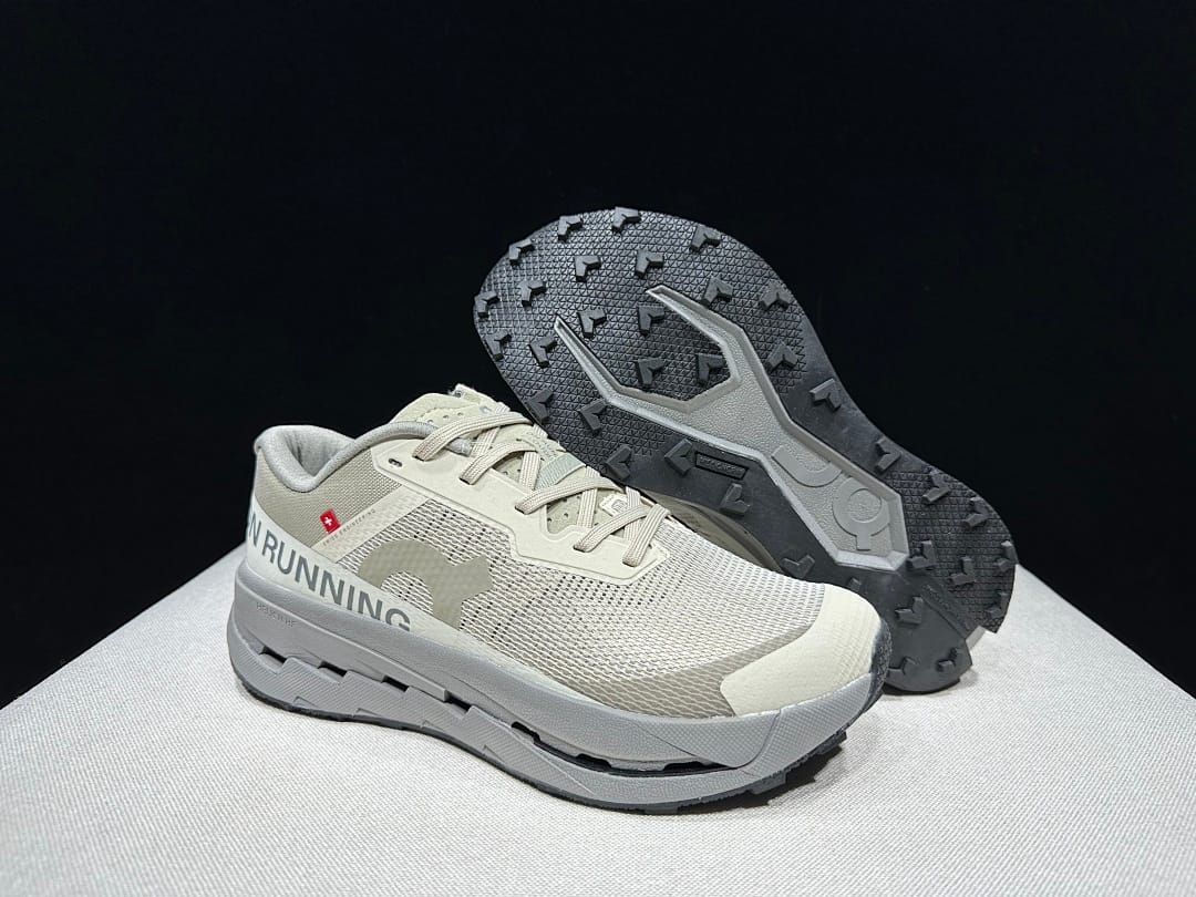 On Cloudultra 3 (Colorway 3)