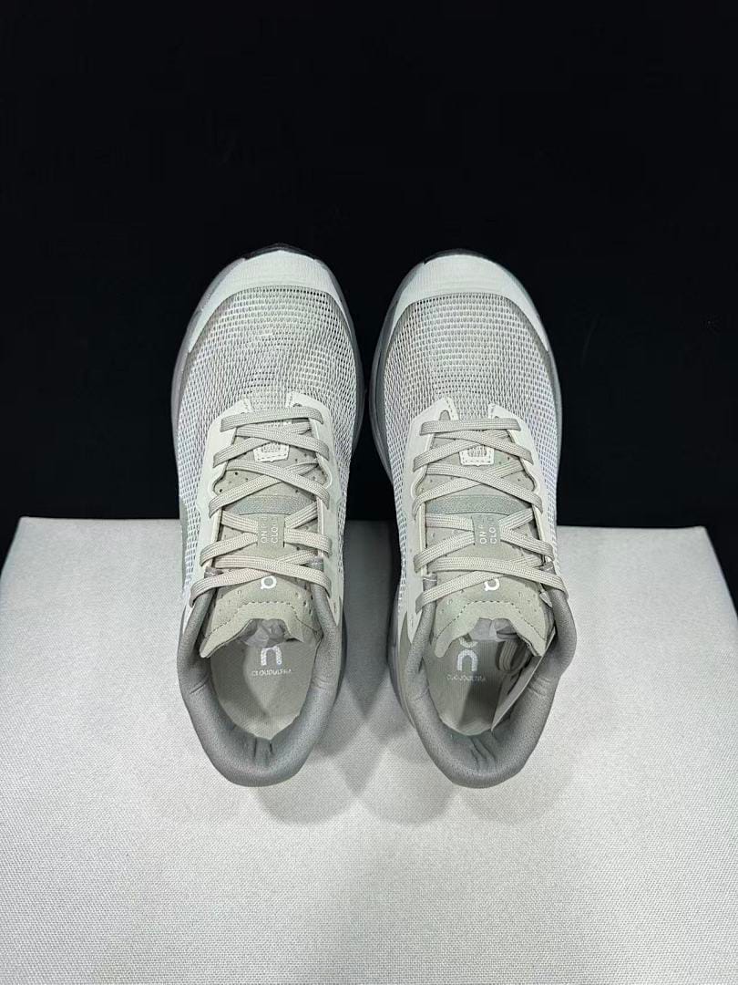 On Cloudultra 3 (Colorway 3)